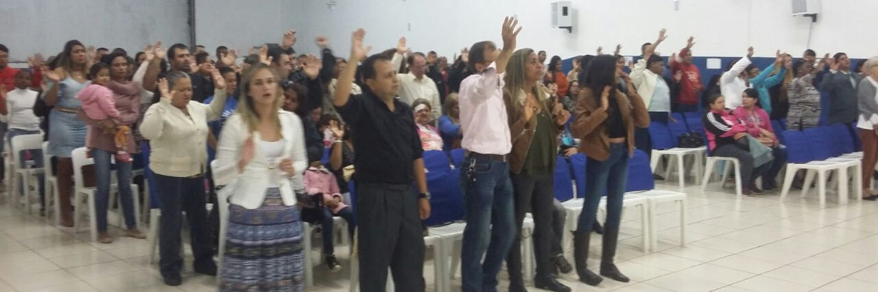 Dias de Cultos: Sexta-Feira as 15 hrs e 19 Hrs Cura e Libertação e Domingo as 09 hs e as 19 hs